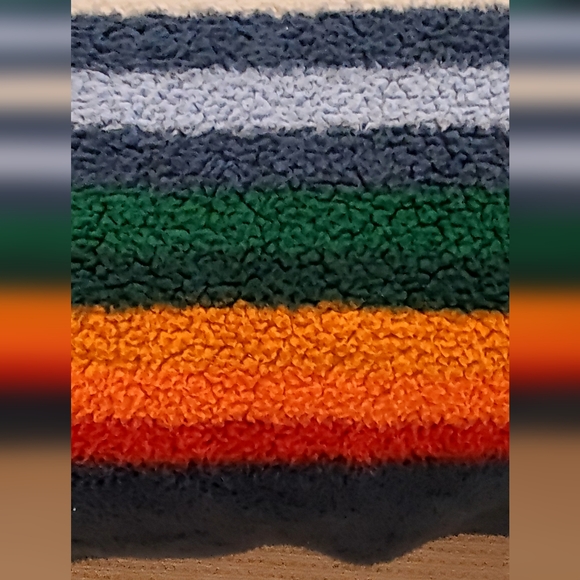 Pendleton Sherpa Fleece Reversible Blue, Orange/Red/GreenStripe Blanket King EUC - Picture 7 of 10